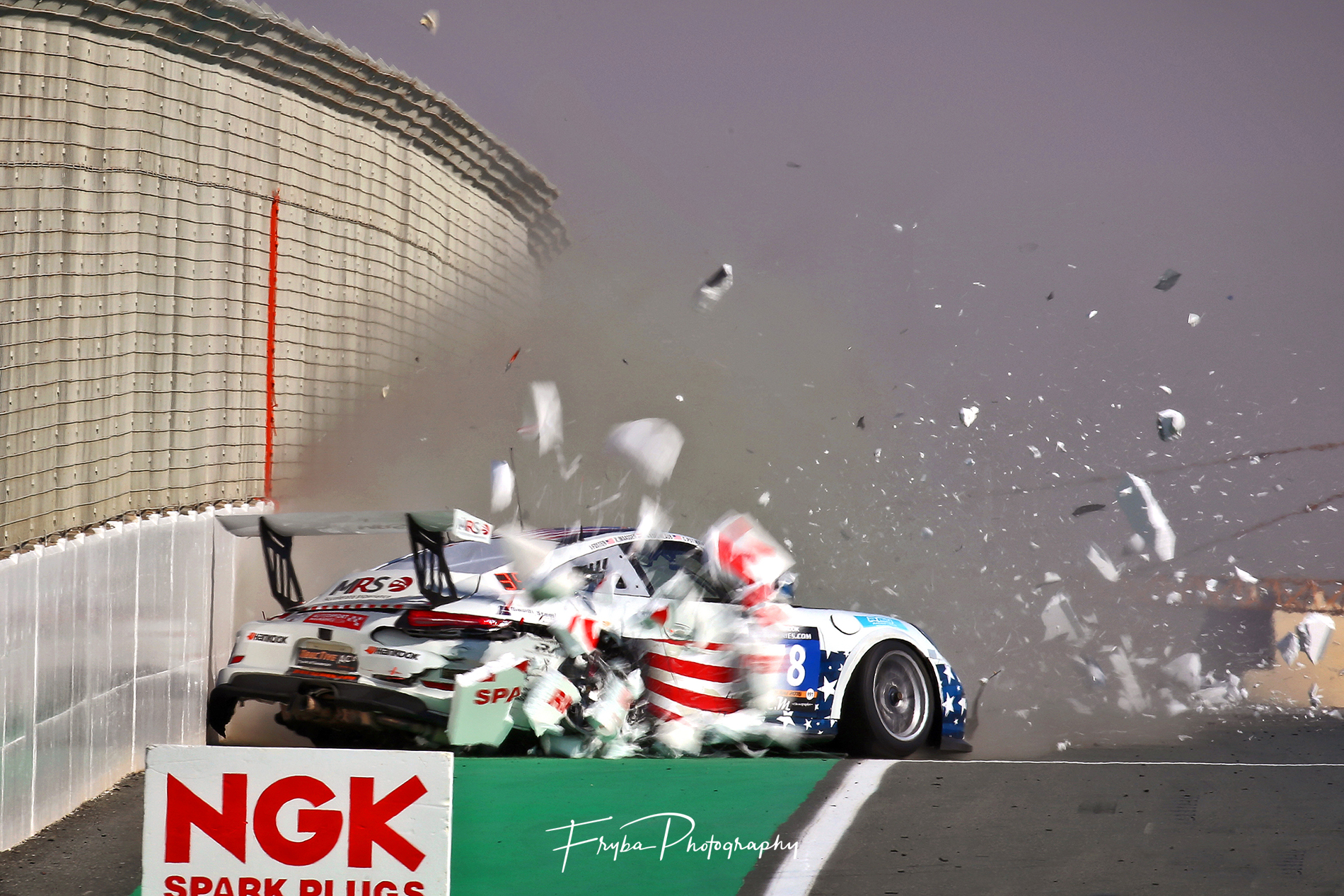 24h Dubai 2016 Porsche crash